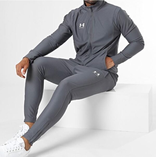 ENSEMBLE UNDER ARMOUR