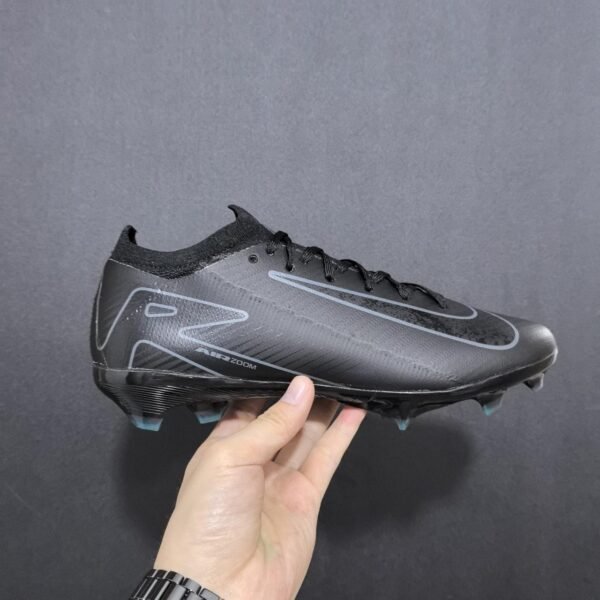 CHAUSSURE FOOTBALL NIKE